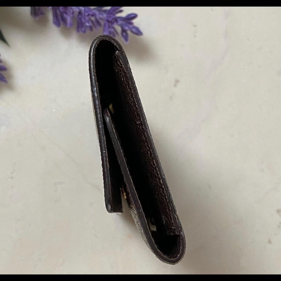 Louis Vuitton 6-Key Holder - Picture 2 of 11